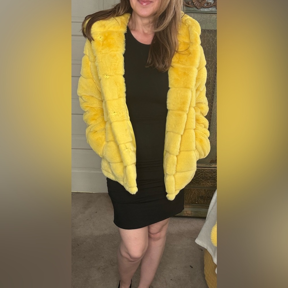 Apparis Goldie Faux Fur Hooded Coat – Maize Yellow – NWT – Size XS